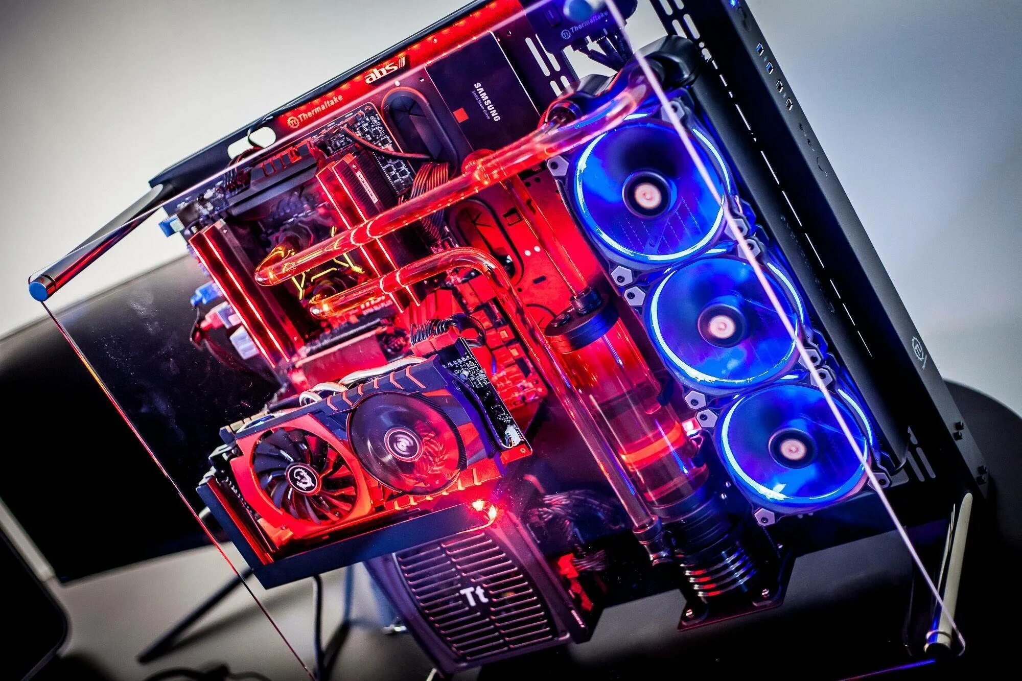 Мощный игровой компьютер. Крутой компьютер. Супер игровой компьютер. Корпус thermaltake level 20 gt argb. Игровой компьютер hyperpc m14 (a2080ti).