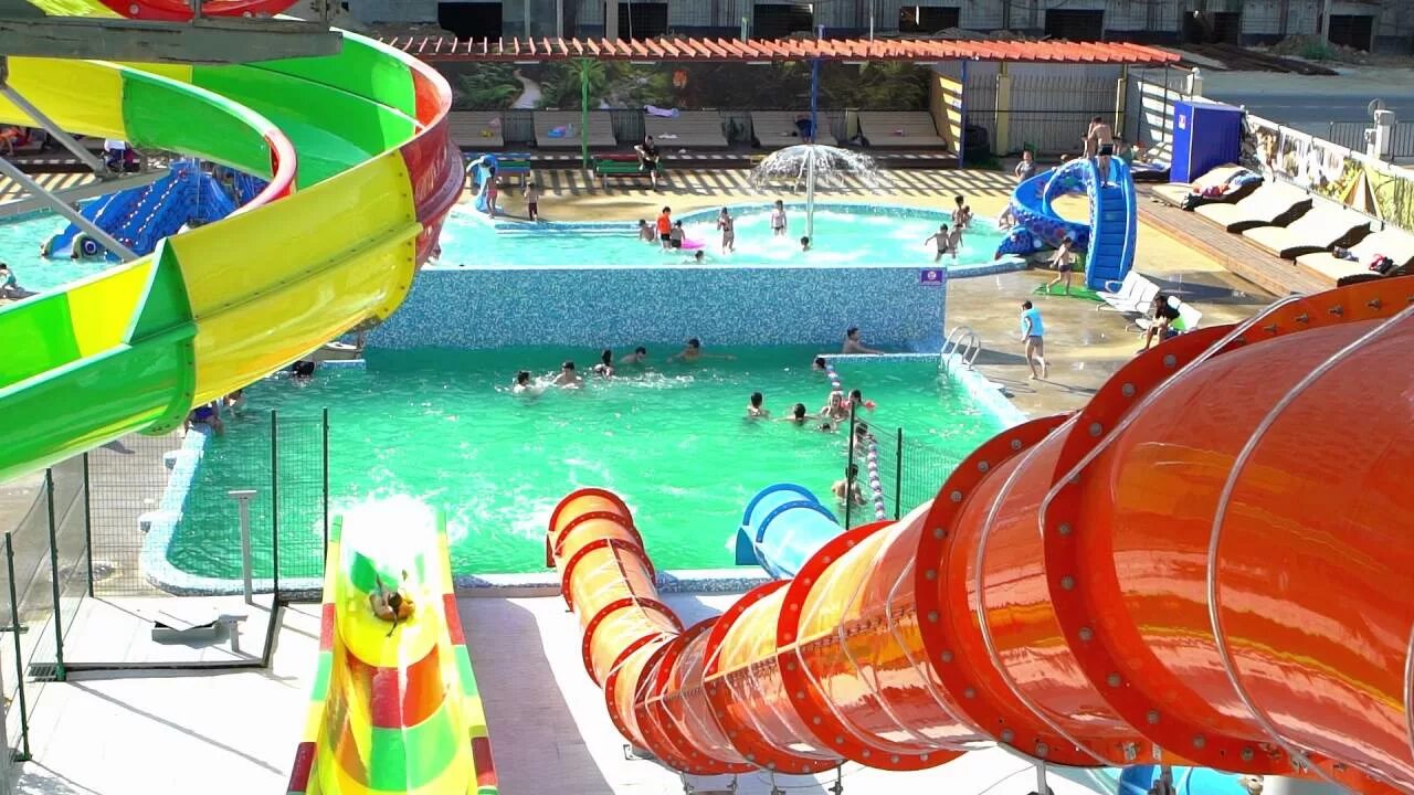Аквапарк в каспийске аквалэнд. Аквапарк картинки. Аквапарк в дагестане. Аквапарк в каспийске дагестан. Аквапарк дагестан избербаш.