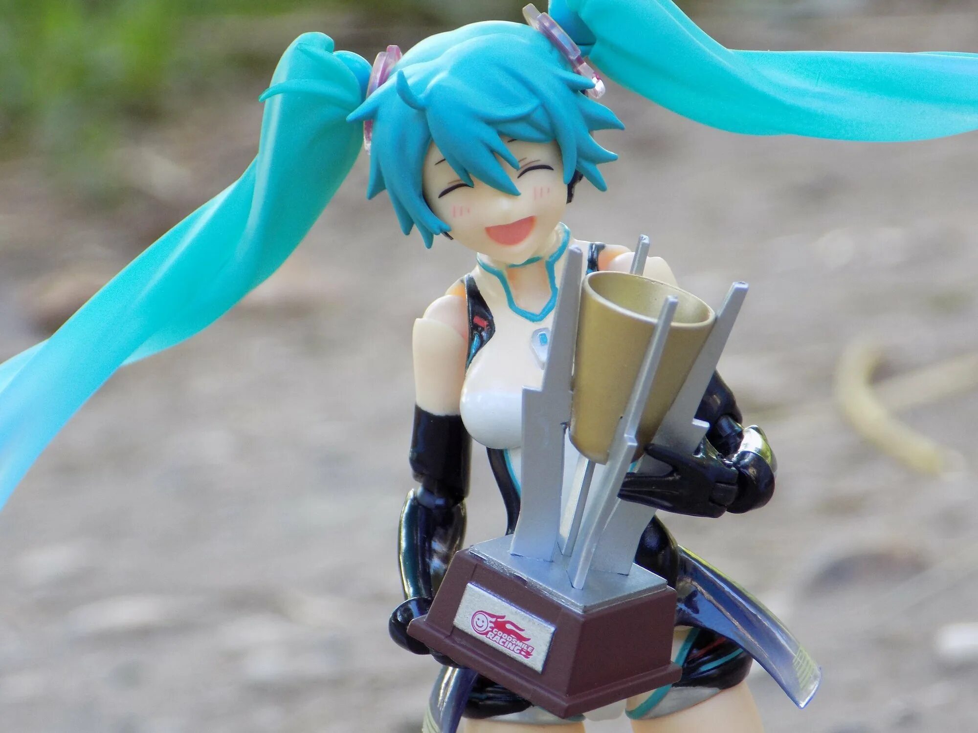 Figma windows 10. Racing Miku 2011 figma. Фигма Мона. Фигма 232.