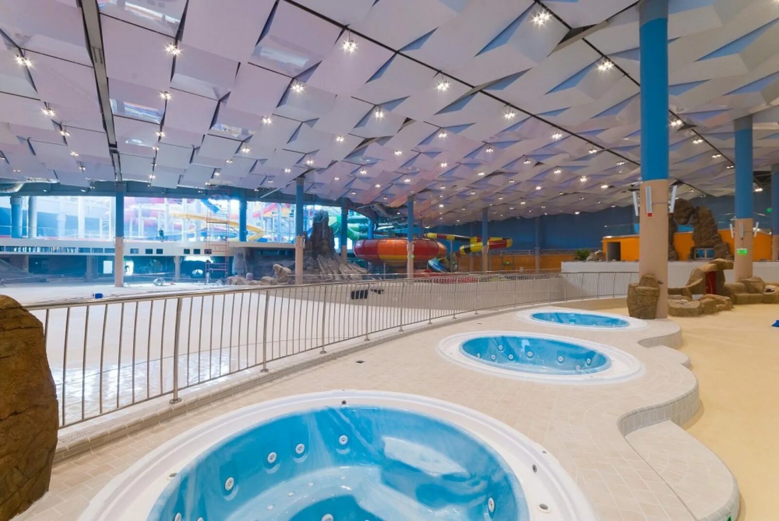 аквапарк тюмень отзывы. аквапарк тюмень. аквапарк лето лето тюмень официальный сайт. кафе в аквапарке лето лето тюмень. аквапарк тюмень отзывы.