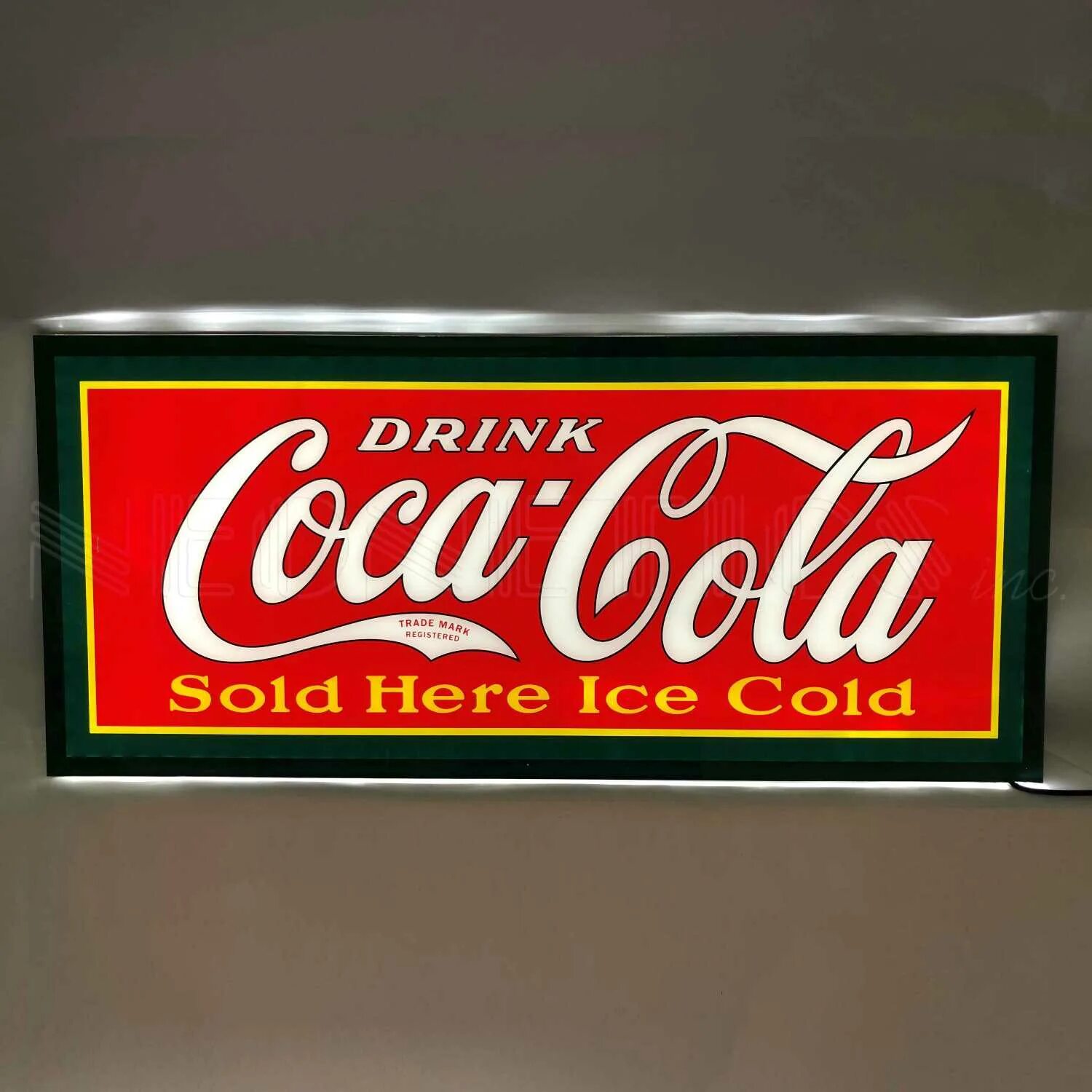 Sold here. Вывеска Coca Cola. Неоновая вывеска Coca Cola. Табличка Кока кола. Кока кола реклама вывеска.