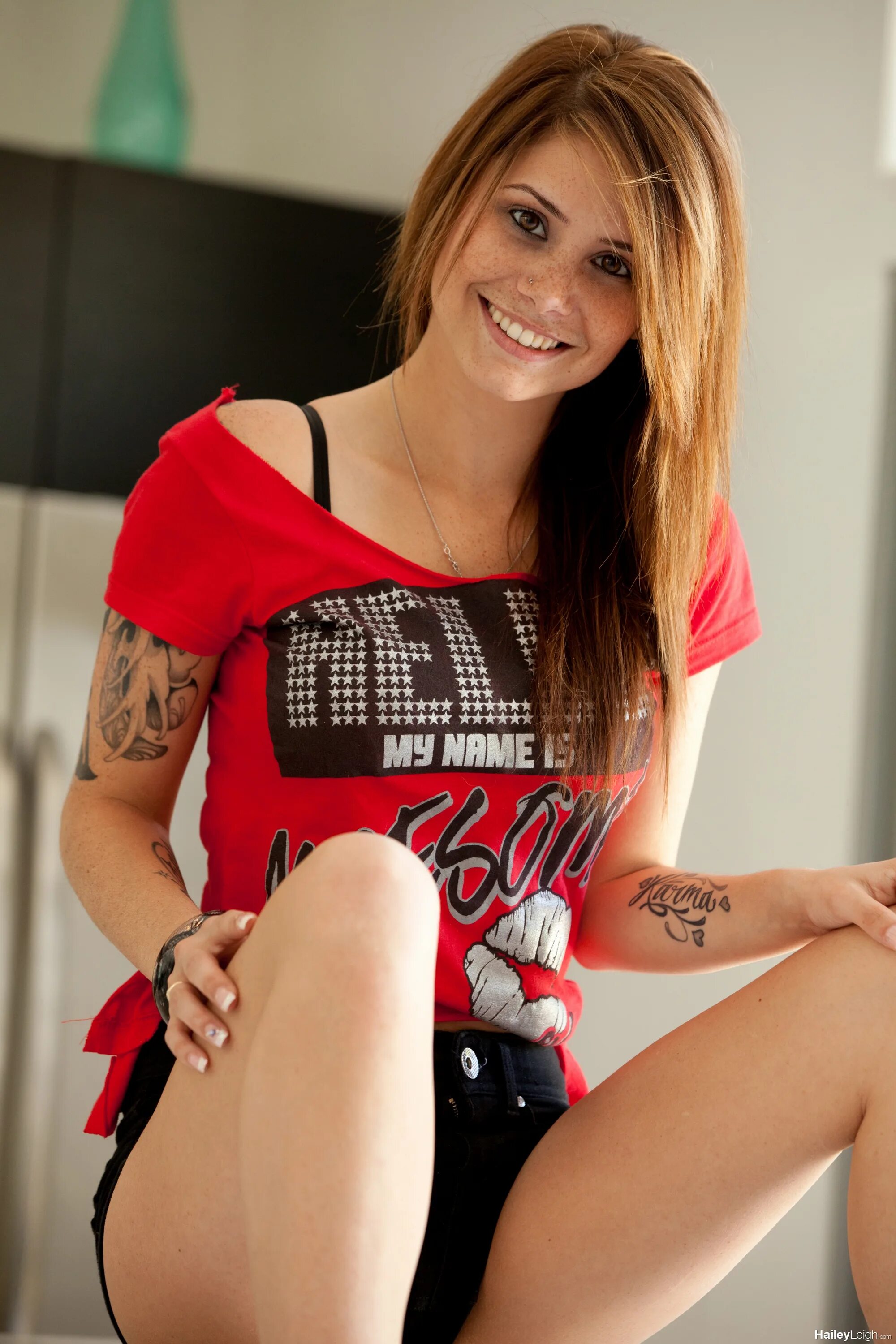 Hailey Leigh - рыженькая девушка с красивой киской. Фото.