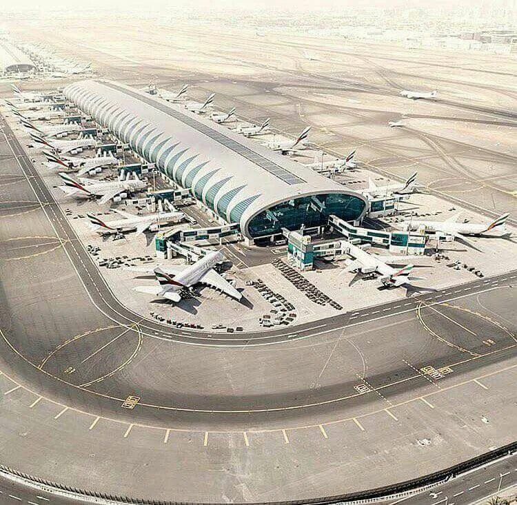 Арабские эмираты аэропорты международные. Аэропорт Дубай (Dubai International Airport). Dubai DXB аэропорт. Дубай Интернешнл аэропорт. ДХБ аэропорт Дубай.