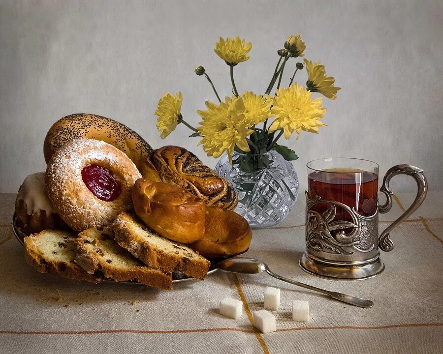 Чай с сахаром хлеб