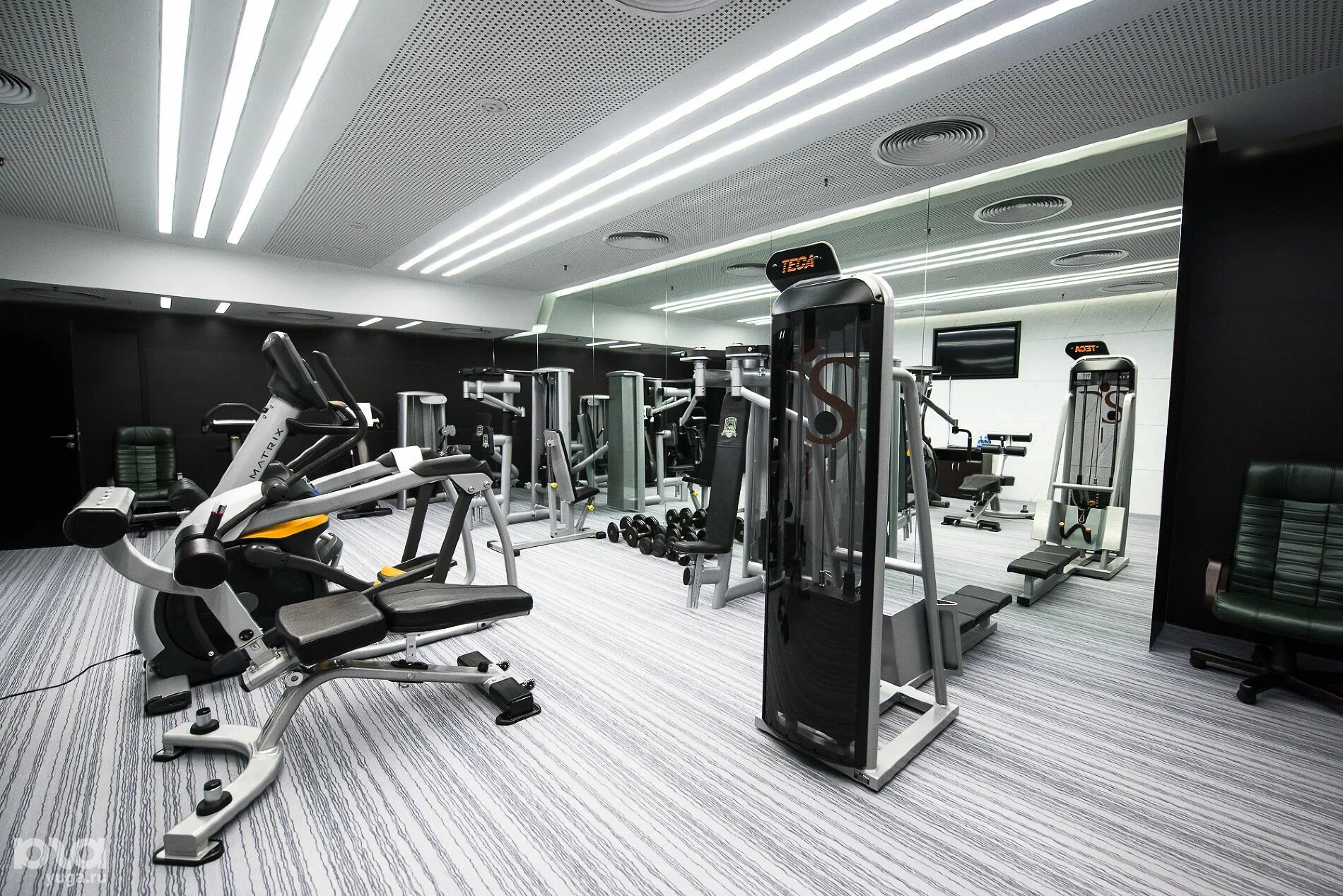 Спортзал краснодар. Тренажерный зал ФК Краснодар. Тренажерный зал Академия ФК Краснодар. Тренажерный зал футбольного клуба. Галицкий тренажерный зал.