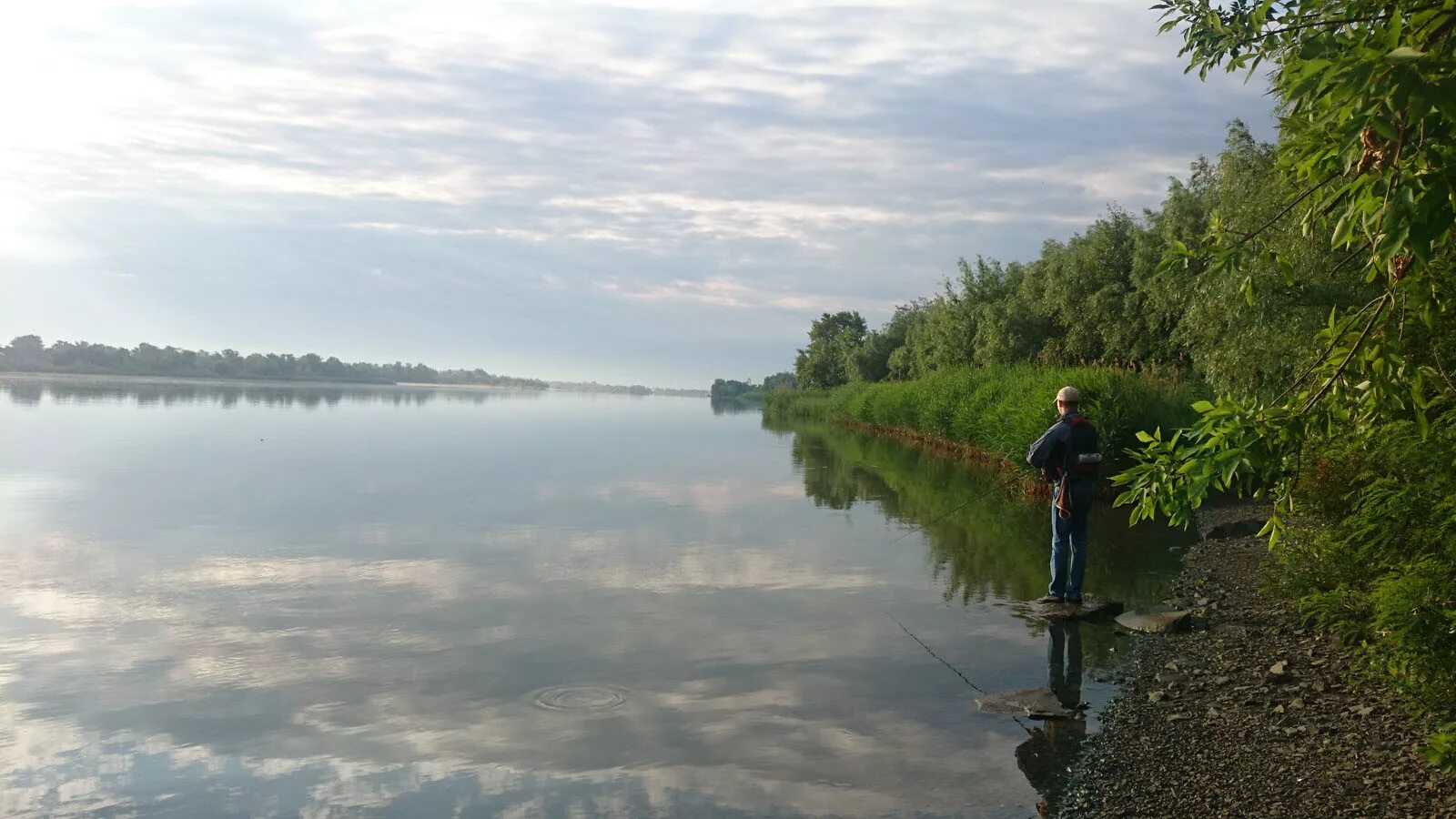 Рыбалка на реке день. Река Дон рыбалка. Рыбалка на реке Дон в Ростовской области. Рыбалка на реке Баранча. Дон рыбалка картинки.