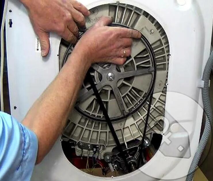 Ремень для стиральной машины Bosch Maxx 5. Ремень для стиральной машины бош Макс 4. Барабан стиральной машинки самсунг. Индезит 105 стиральная машина слетел ремень. Стиральная машинка стучит барабан