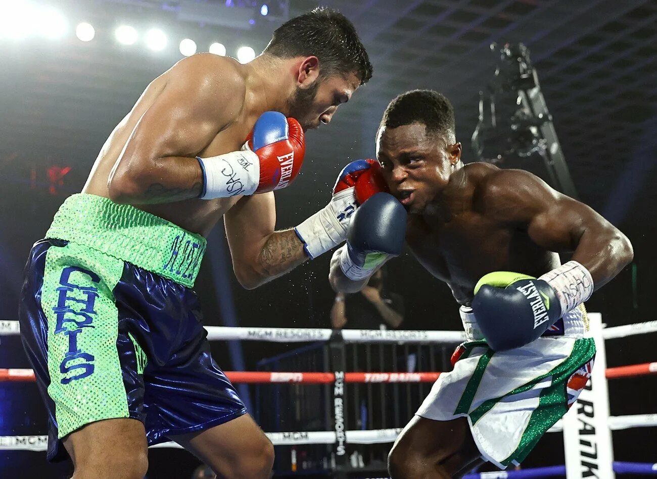 Boxing olympics 2020. Самурай бокс. Джулиус индонго. Антонио тарвер против майка тайсона. Боксеры.