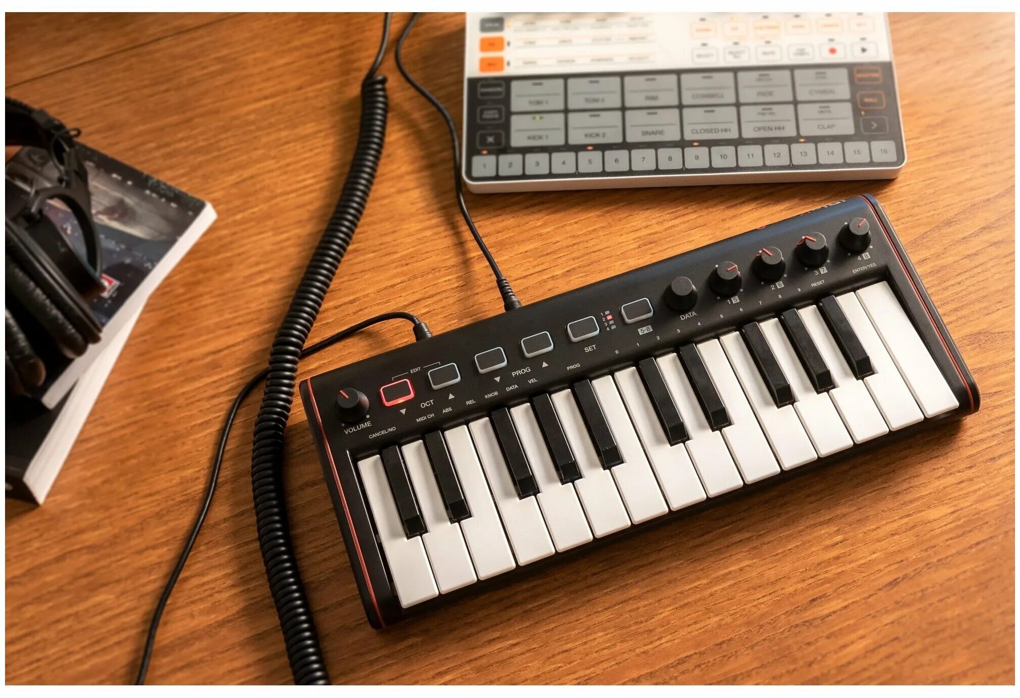 Какую миди. Midi-клавиатура ik multimedia irig keys 2. ik multimedia irig keys mini. midi keyboard irig 25. миди клава irig pro.