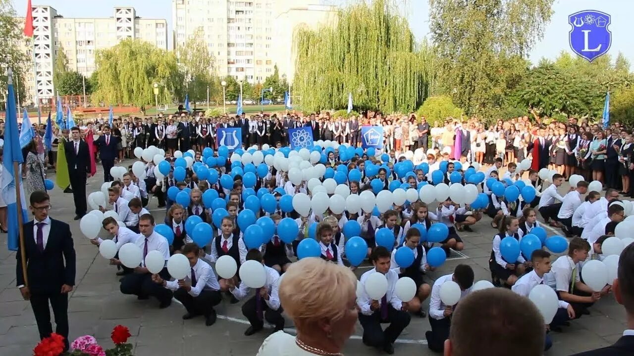 Звонка брест. Сош 11 алексин. Последний звонок 2022 глебовская школа. Звонка брест. Глотовская школа.