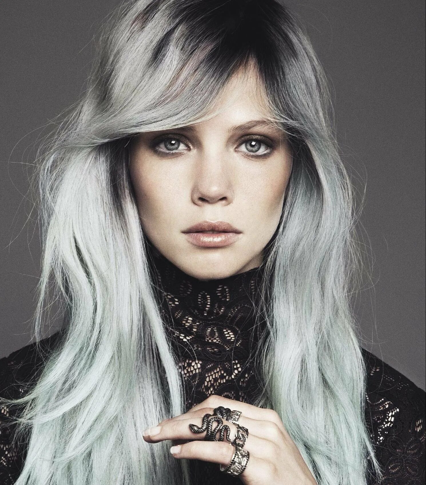 Дафна Хикс Grey hair. Пепельный миллиривинь. Berina a21 Light Grey. Светло седой цвет волос