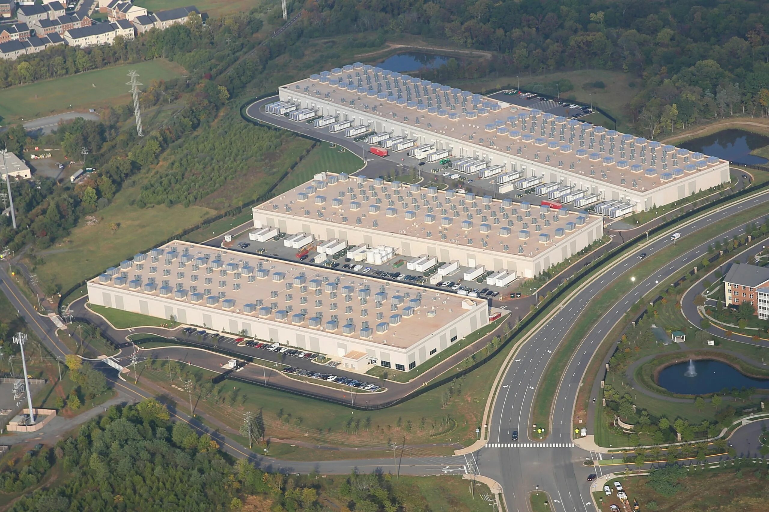 Амазон дата. Цод амазон. сервера амазон. amazon data center. дата центр фото.