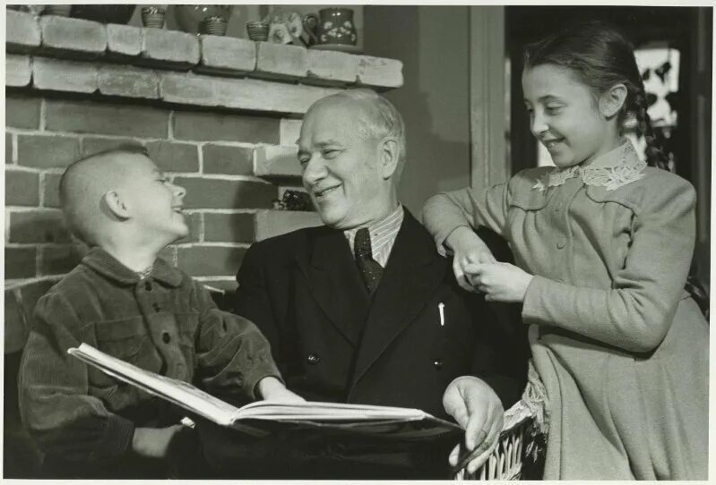 Мать корнея чуковского. "для детей". Мать и отец чуковского. Чуковский в детстве. Мама чуковского.