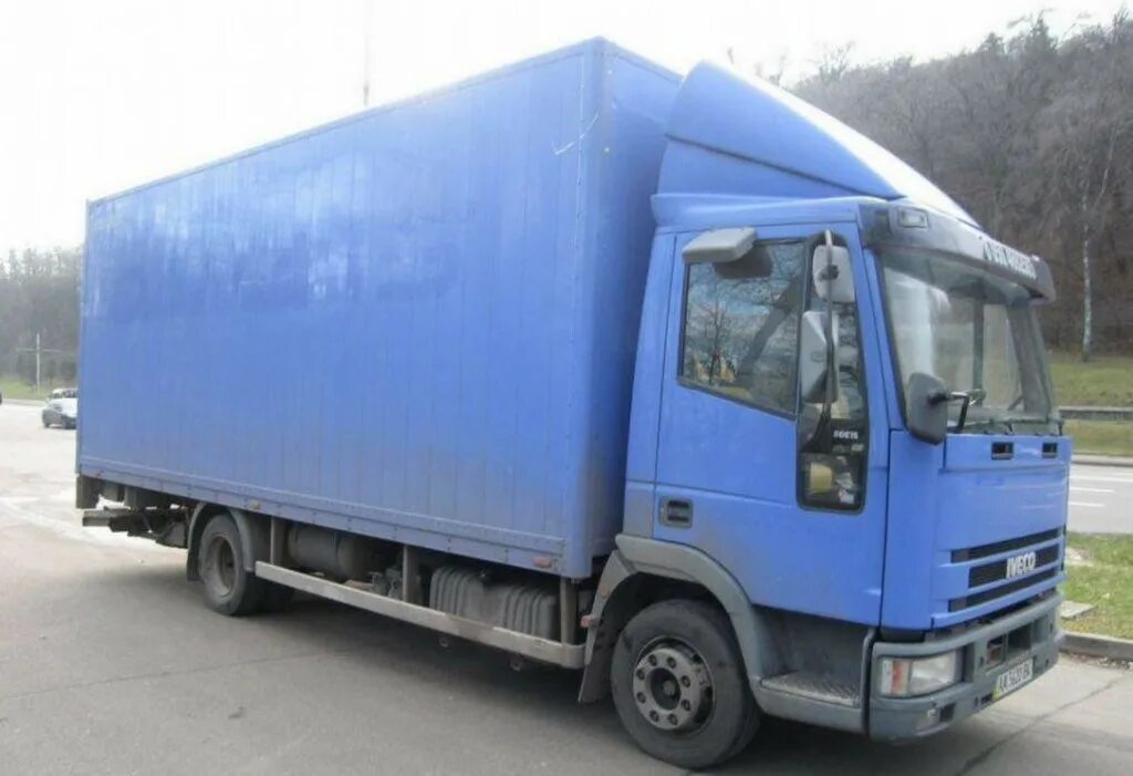 Грузовик 5 7 тонн. FAW 3.5 тонник 2005. Ивеко 5 тонн. Iveco 3.5 тонник. Грузовик Iveco 1.5 тонник.