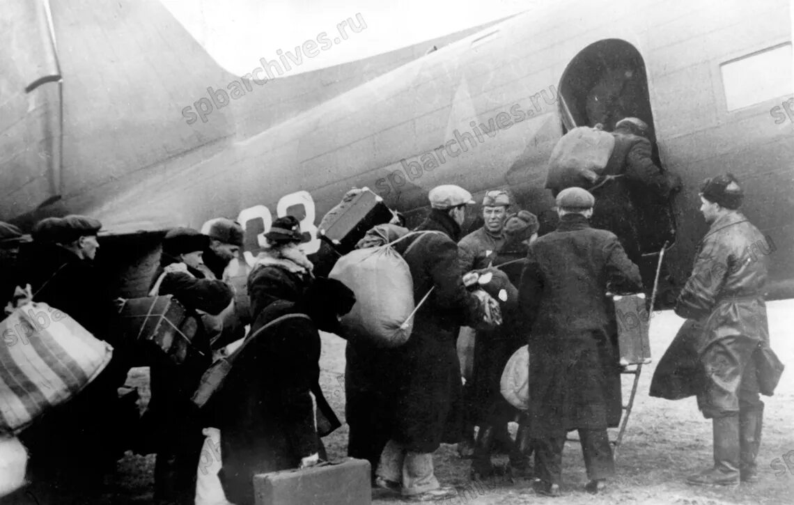 блокада эвакуация детей. эвакуированные дети блокадного ленинграда. эвакуация из ленинграда 1941. блокада эвакуация детей. эвакуация детей из ленинграда 1941.