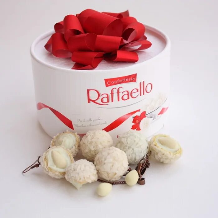 Коробки от рафаэлло. Конфеты raffaello "роза" 80г. Сколько рафаэлок в коробке. Сколько рафаэлок в коробке. !конфеты раффаэлло т15 150 гр.
