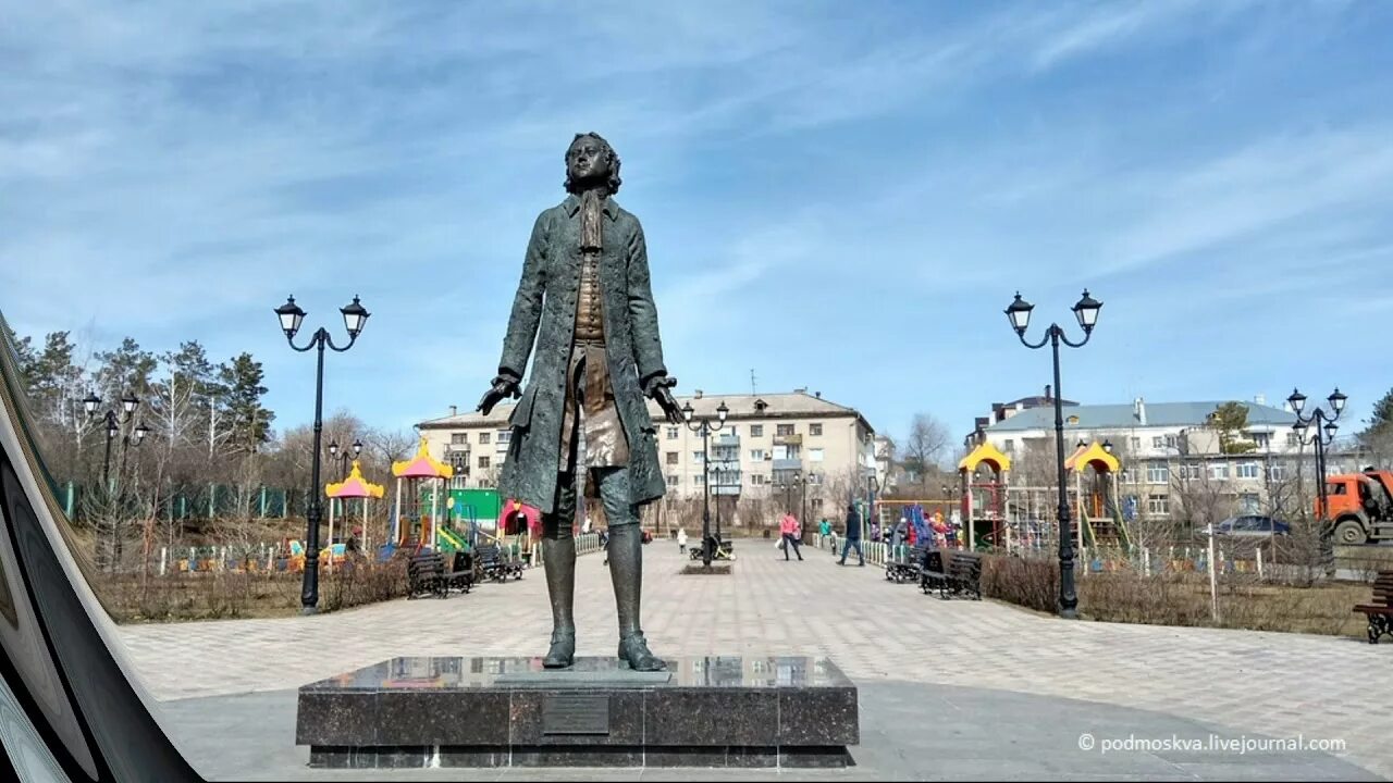 Парк сквер Оренбург. Парк на Советской в Оренбурге. Сквер на Советской Оренбург. Красная площадь Оренбург.