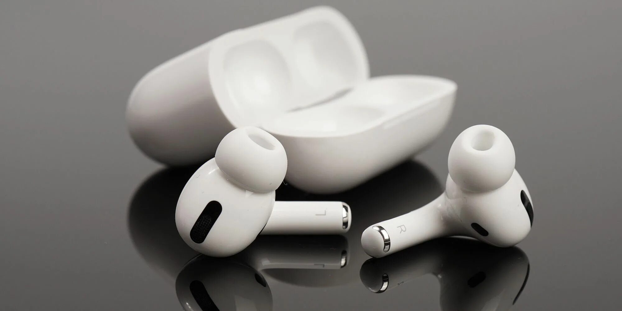 Наушники airpods pro 2. Apple airpods pro 2020. Airpod pro 2 поколения. Airpods pro и airpods 2. Наушники аирподс 2 2022.