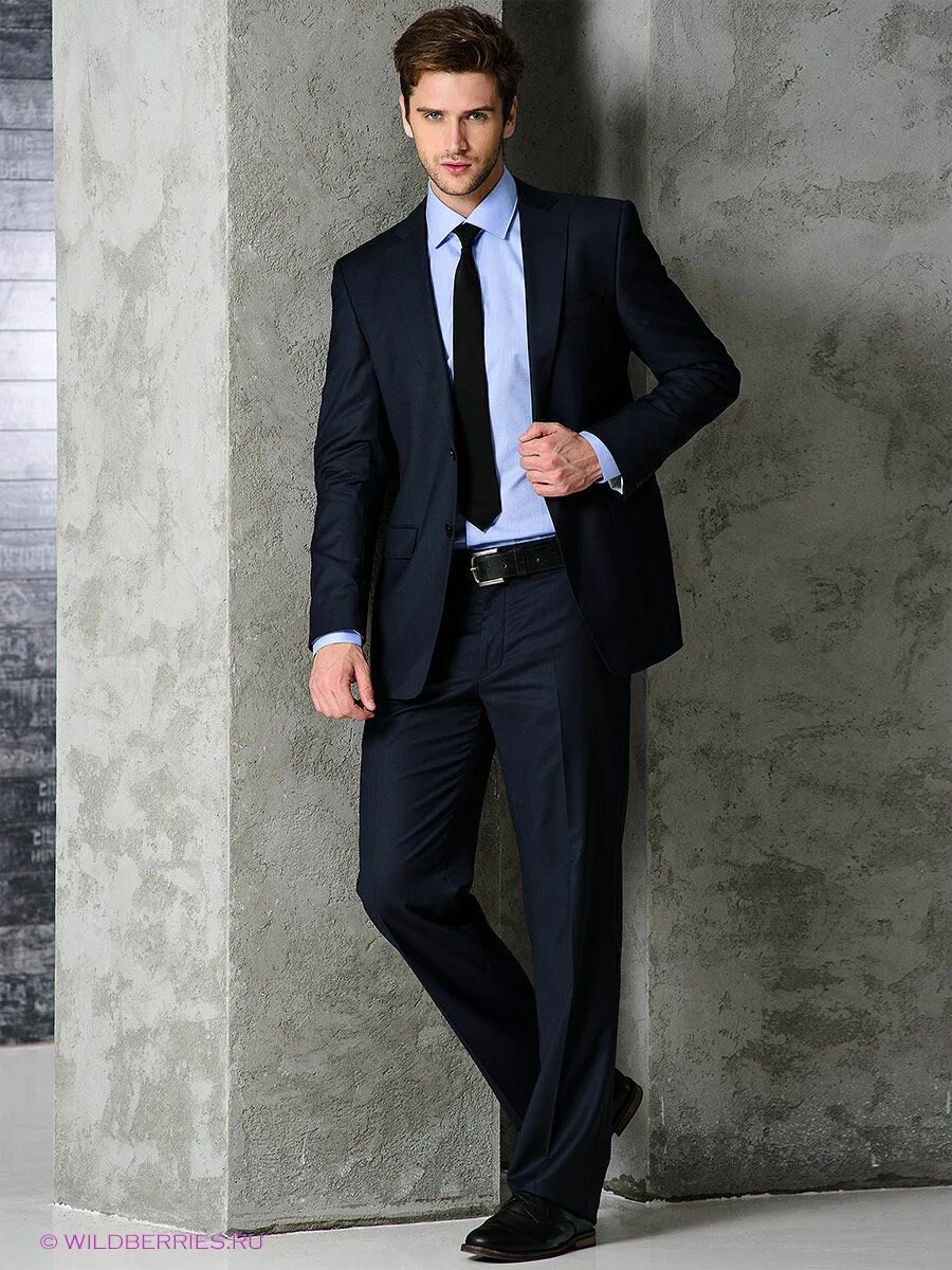 Деловой костюм мужской. Костюм строго стиля. Костюм строго стиля. Строгий стиль одежды для мужчин. Женщина в строгом костюме.