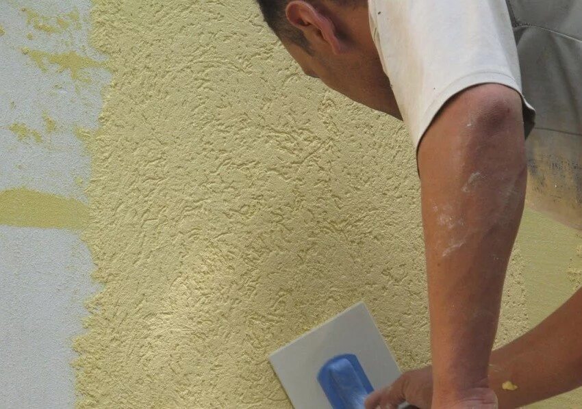 декоративная штукатурка для стен бетон. наносить декоративную штукатурку стены видео. фактурная шпаклевка короед. валик для штукатурки короед. короед штукатурка технология нанесения.