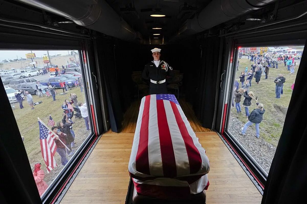 винный погреб арт. поезд погреб. винзавод инкерман севастополь. винный погребок италия. поезд авраама линкольна.