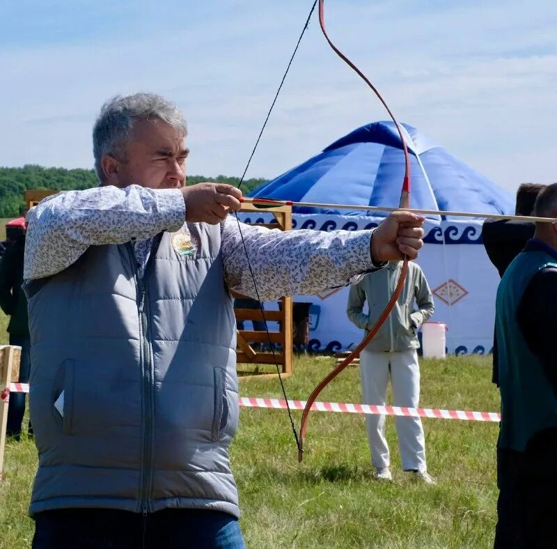 Les amours du nord. премиум водка башспирт les amours. Robert laffont comics. 5 премиум. водка северные амуры башспирт.