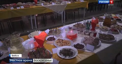 Вася обедает в столовой на обед