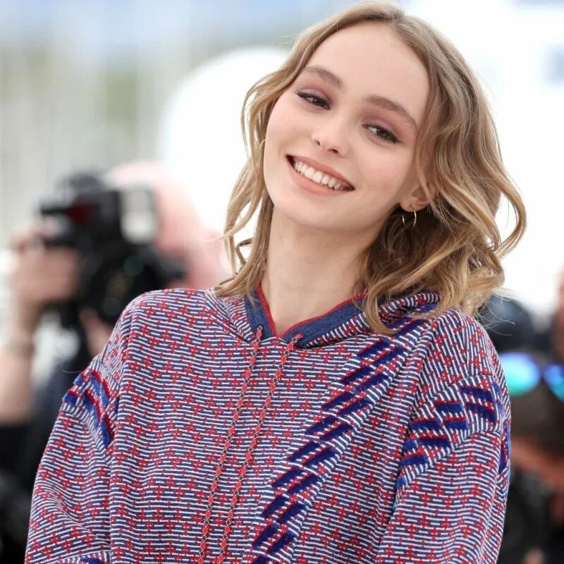 Лили-роуз депп фото. Лили-роуз депп. Лили-роуз депп папарацци 2022. Lily rose depp one of the girls. Лили-роуз депп фото.