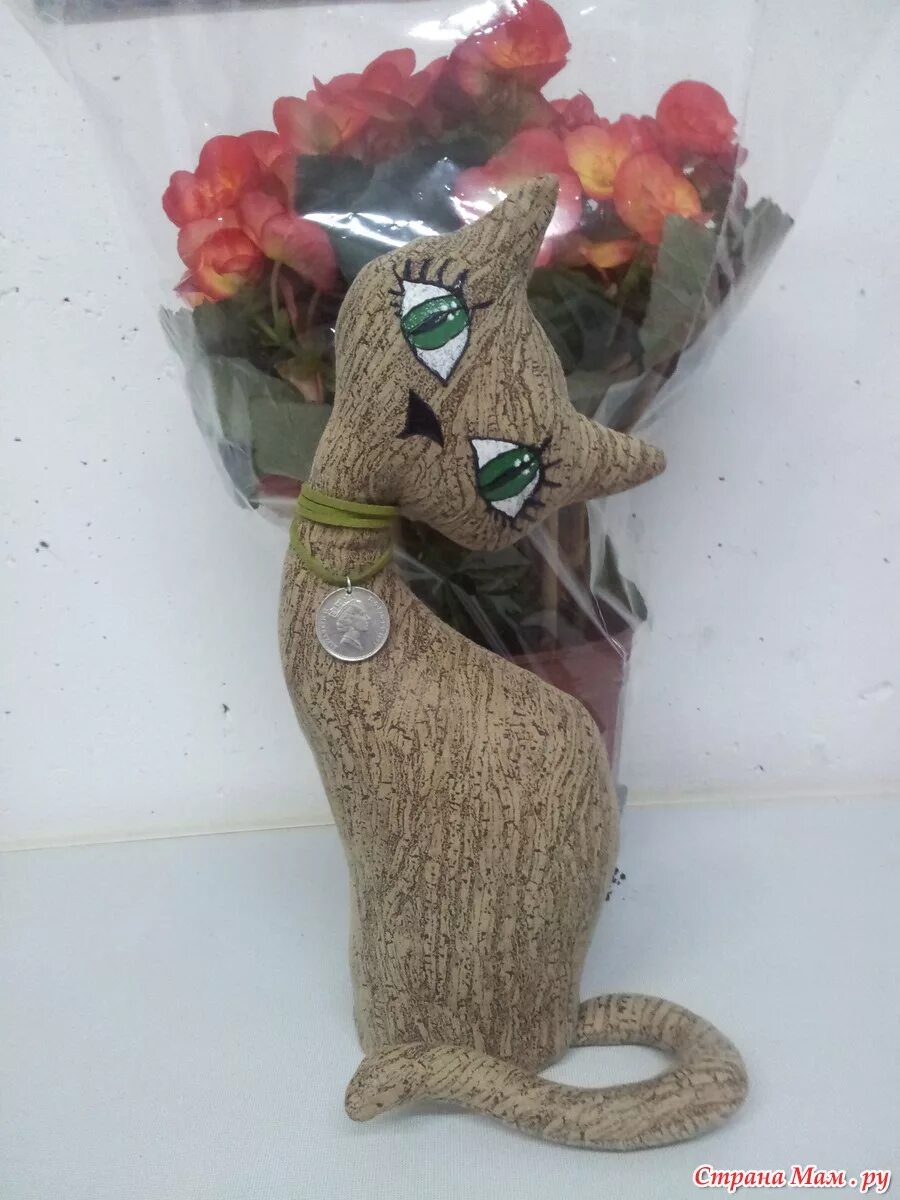 Кот из подручных материалов своими руками. Поделка кот. котик из подручных материалов. поделка кот оригинальный. поделка кошка из разных материалов.