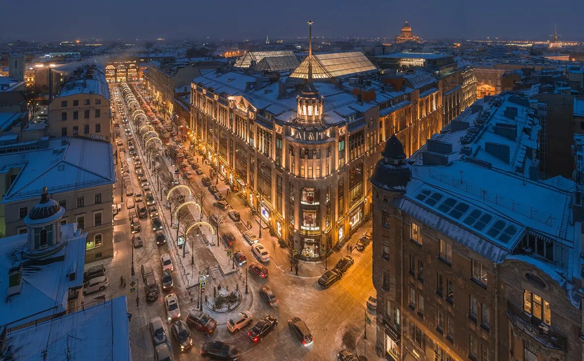 Спб центральный. Большая Конюшенная улица Санкт-Петербург. СПБ большая Конюшенная. Большая Конюшенная в Санкт-Петербурге ДЛТ. Санкт Петербург большая Конюшенная Невский проспект.