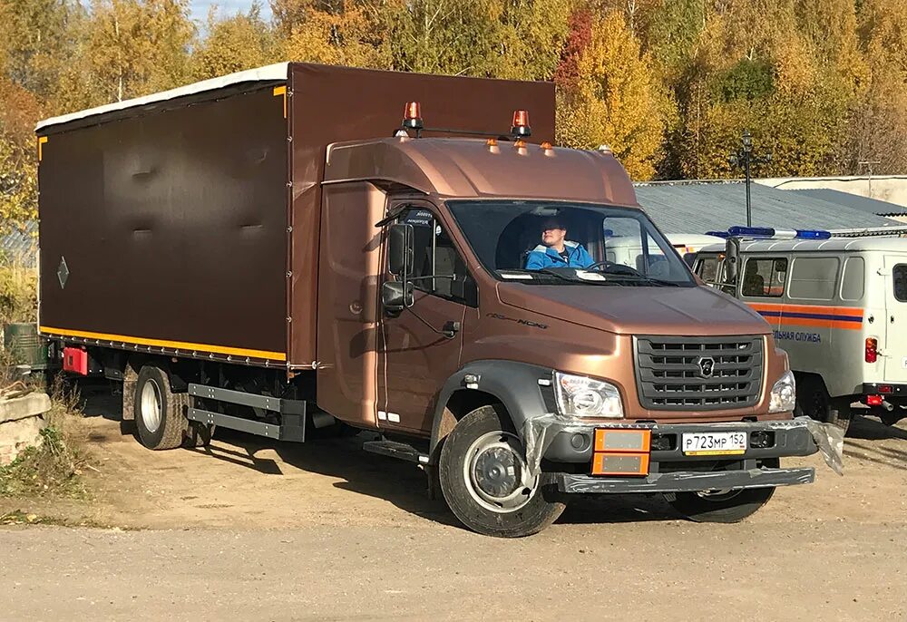 Новый газон некст 10т. Газон некст 10 с закабинным спальником рефрижератор. Газон некст тягач. Газ газон next c41r33. Газон некст со.