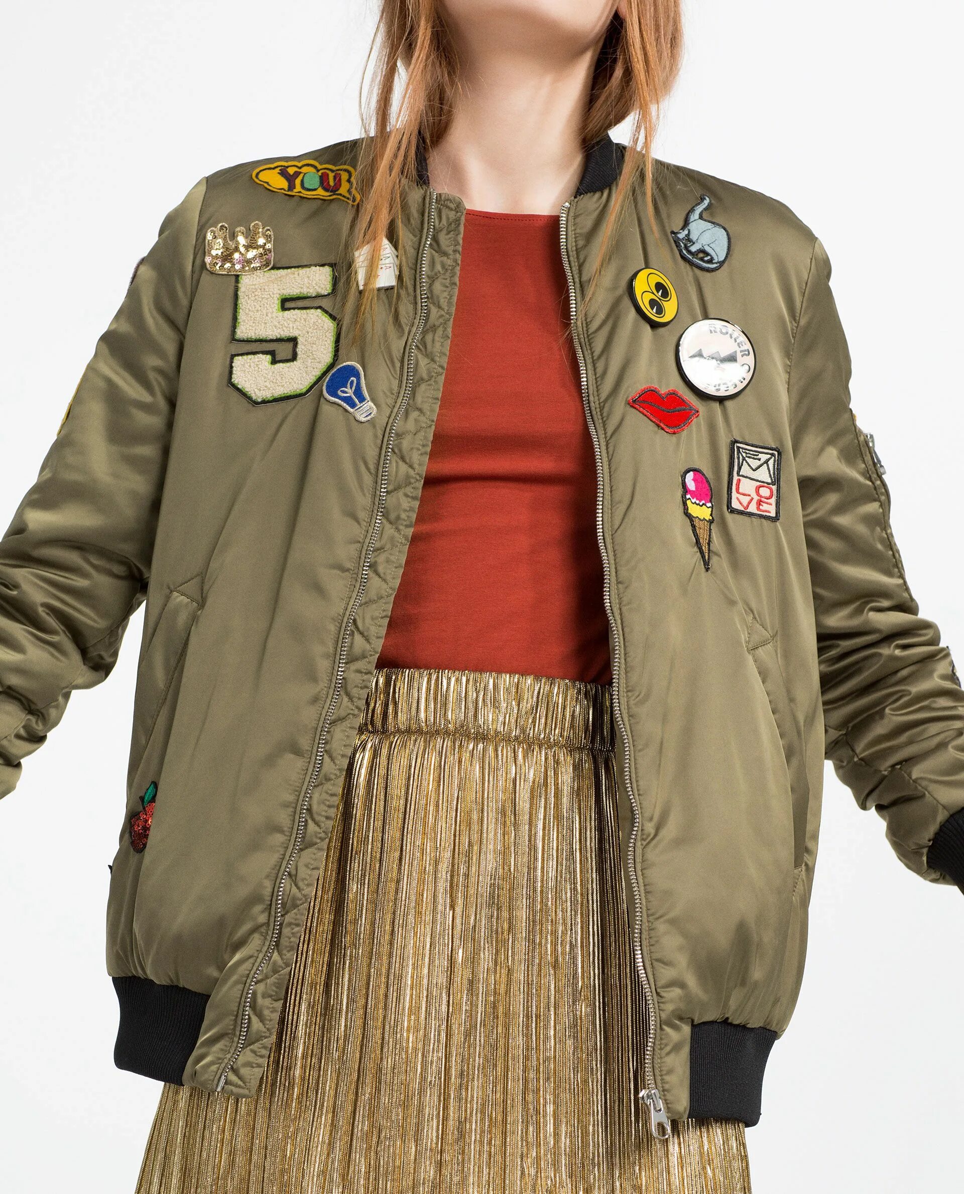 Patch jacket. Zara bomber jacket. куртка бомбер зара. зеленый бомбер женский zara. парка с нашивками женская.