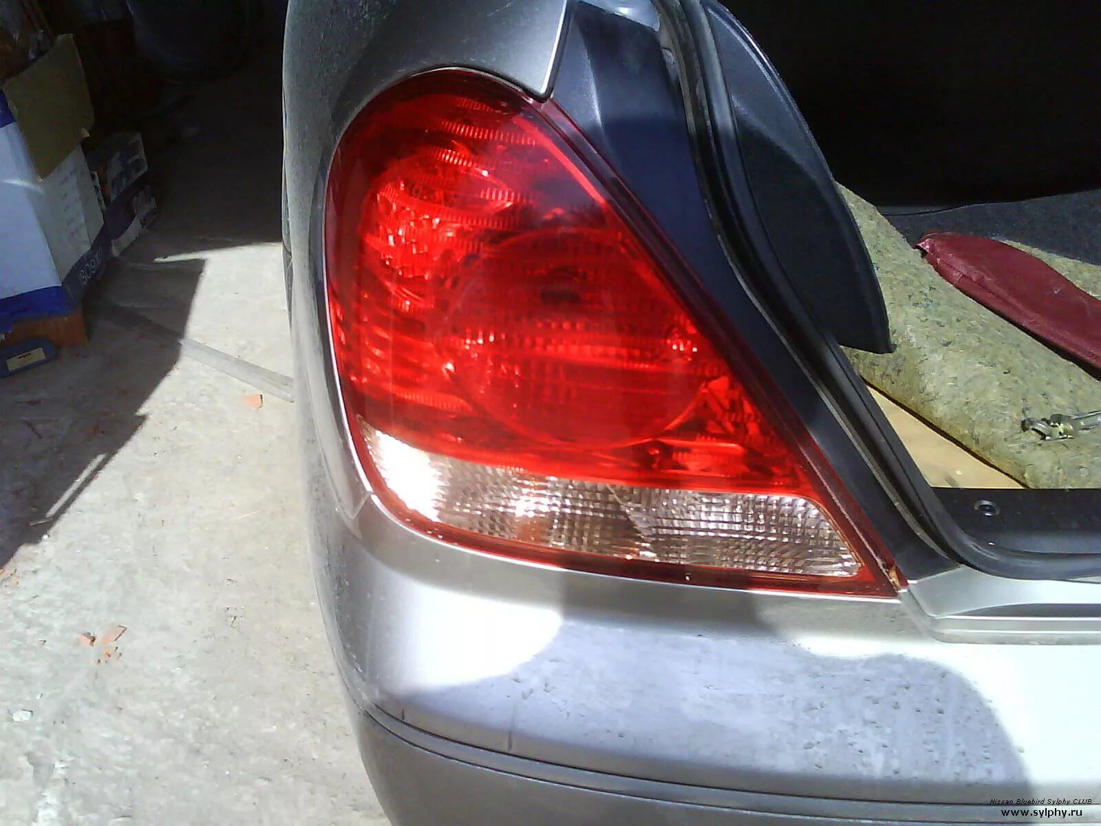 Фонарь задний левый матиз 2013 года. Фонарь приора седан. Фонарь задний левый приора 2. Фонари форд мондео 2. Задние фонари на вольво хс70.