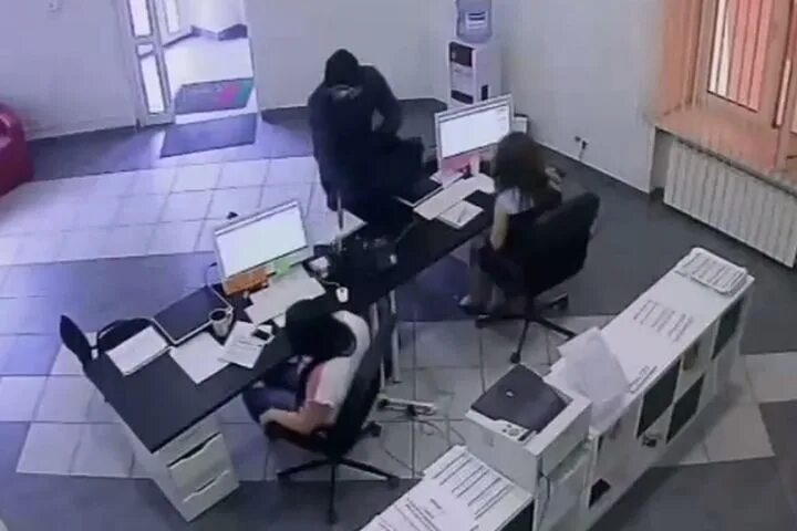 Ограбление микрозайма. Ограбление организации микрозайма. микрофинансовая организация орленок в челябинске ограбление.