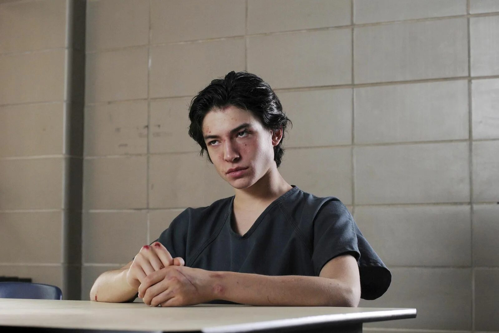 Эзра миллер кевин. Эзра миллер 2011. Что-то не так с кевином (2011). Эзра миллер и тильда суинтон. Эзра миллер кевин.