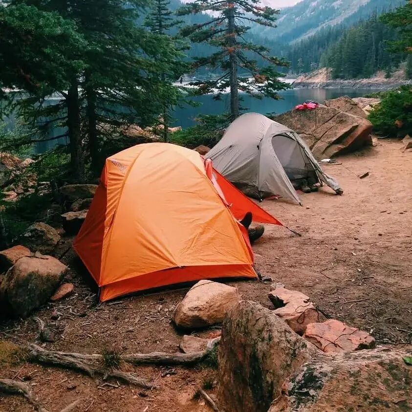 4 как они в походе. 4 как они в походе. Походный бивак. Палатка на воде. Водная палатка.