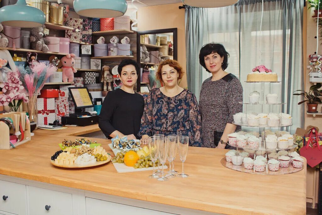 цветочные магазины вятские поляны. гагарина, д. цветы вятские поляны. вятские поляны живые цветы. букеты гипсофилы цвета мяты в коробочке.