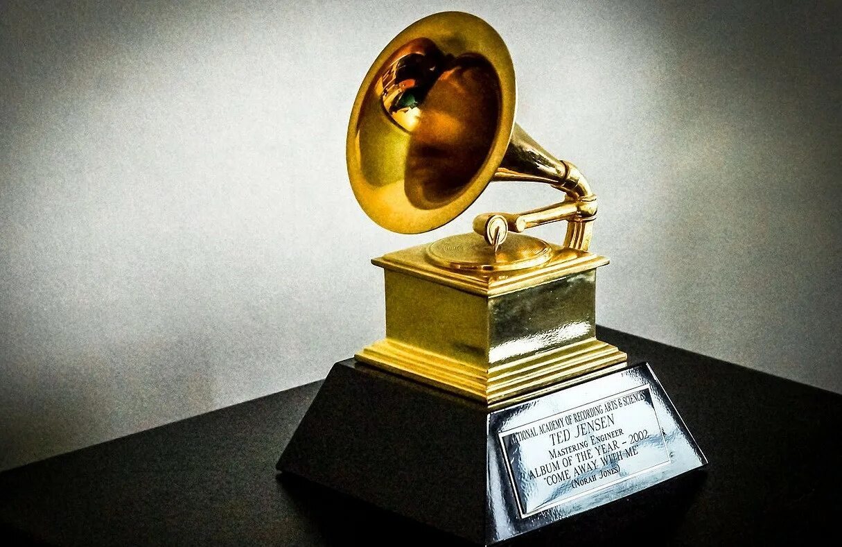 Премия Грэмми. Музыкальная премия Grammy. Грэмми Авардс. Музыкальная награда Грэмми.