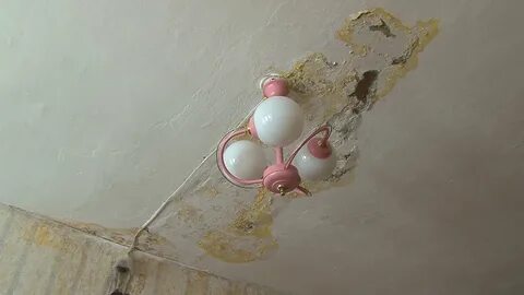 Капает с потолка