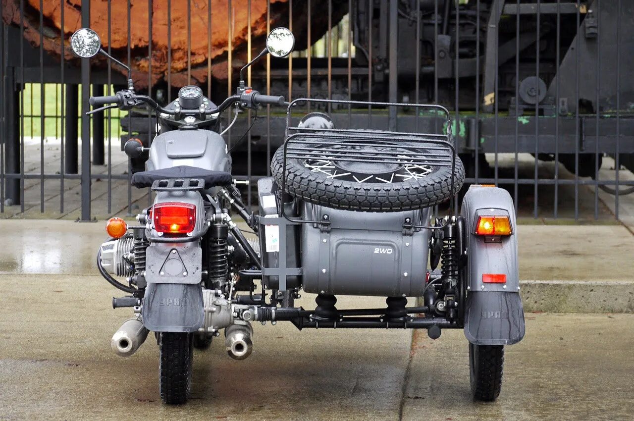 Урал турист 2wd. Консольный маятник на урал. Привод мотоцикла урал. Мотоцикл урал патруль 2wd. Мотоцикл урал транссиб.