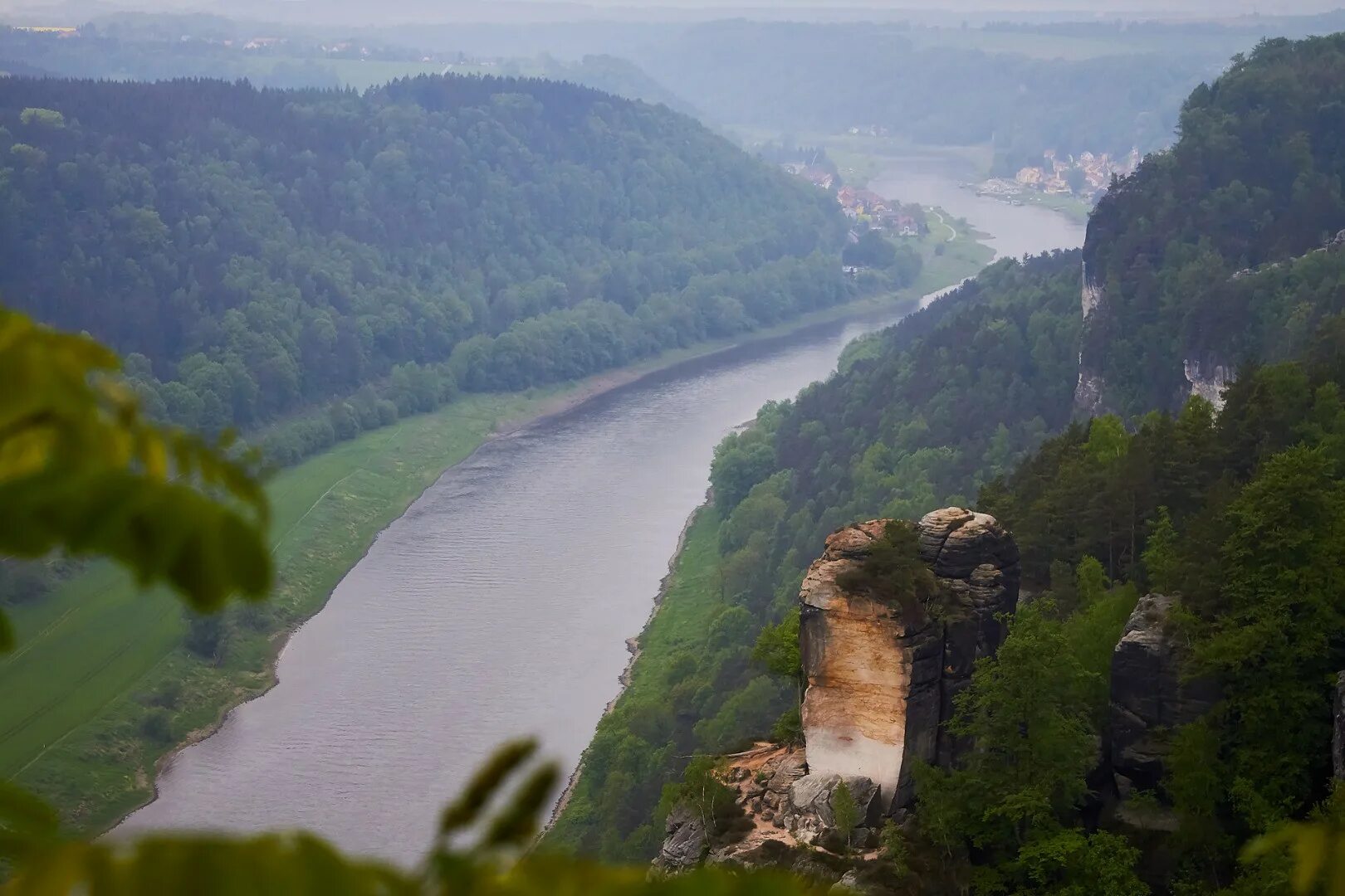 Горы ниже 200 метров. Вид с 200 метров. 200 метров над. 12 метров над землей. Сибай вид с карусели.