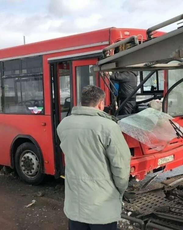 Проспект победы казань автобусы. Автовоз для автобусов. Краснобусы Казань.