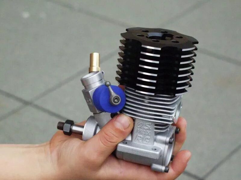 Малые двс. Мини мотор бензиновый. Малые двс. Двс v8. Toyan engine fs 100.