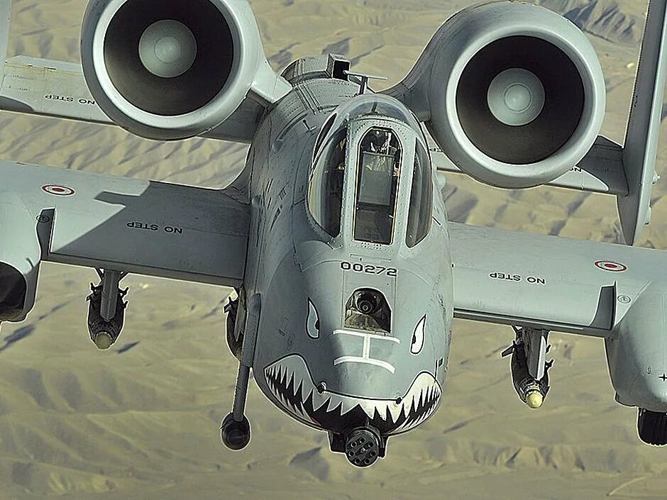 Штурмовик а-10 Thunderbolt. А-10 бородавочник. A-10 Warthog. Американский Штурмовик а-10 бородавочник. 3a 10b 2