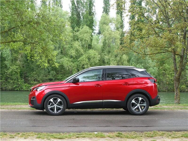 Пежо 3008 2017 года. Peugeot кроссовер 3008. Пежо кроссовер 2018. Пежо 3008. Пежо 3008 второго поколения.