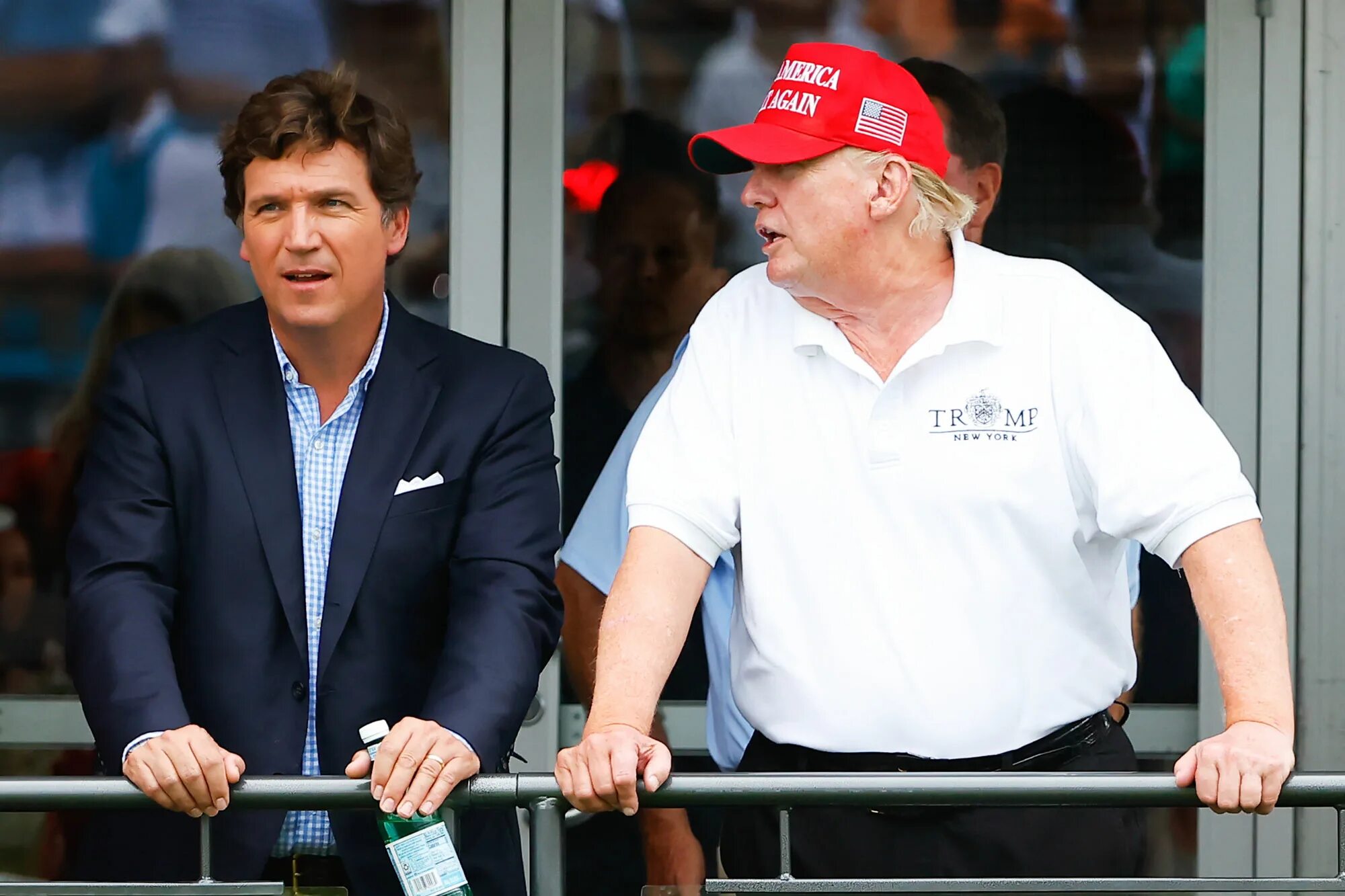 Американский ведущий такер карлсон. Такер карлсон фокс ньюс. Американский ведущий такер карлсон. Такер карлсон fox news. Ведущий телеканала fox news такер карлсон.