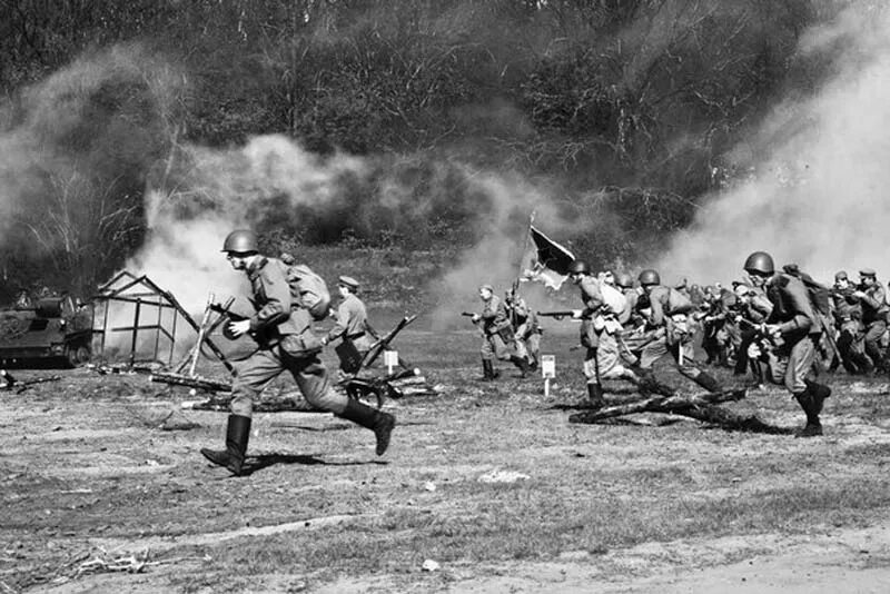 22 июня операция. Сражения Великой Отечественной войны 1941-1945. Атака Советской пехоты 1941-1945. Рукопашная с немцами ВОВ 1941-1945.