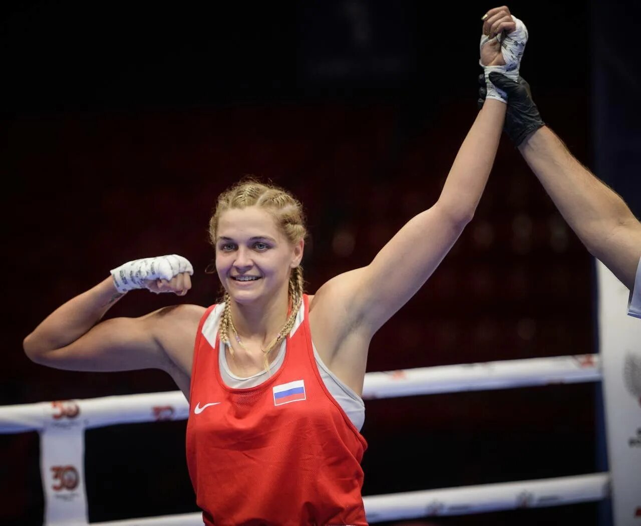 Чемпионка бокса среди женщин. Российская чемпионка по боксу. Российские чемпионки по боксу женщины.