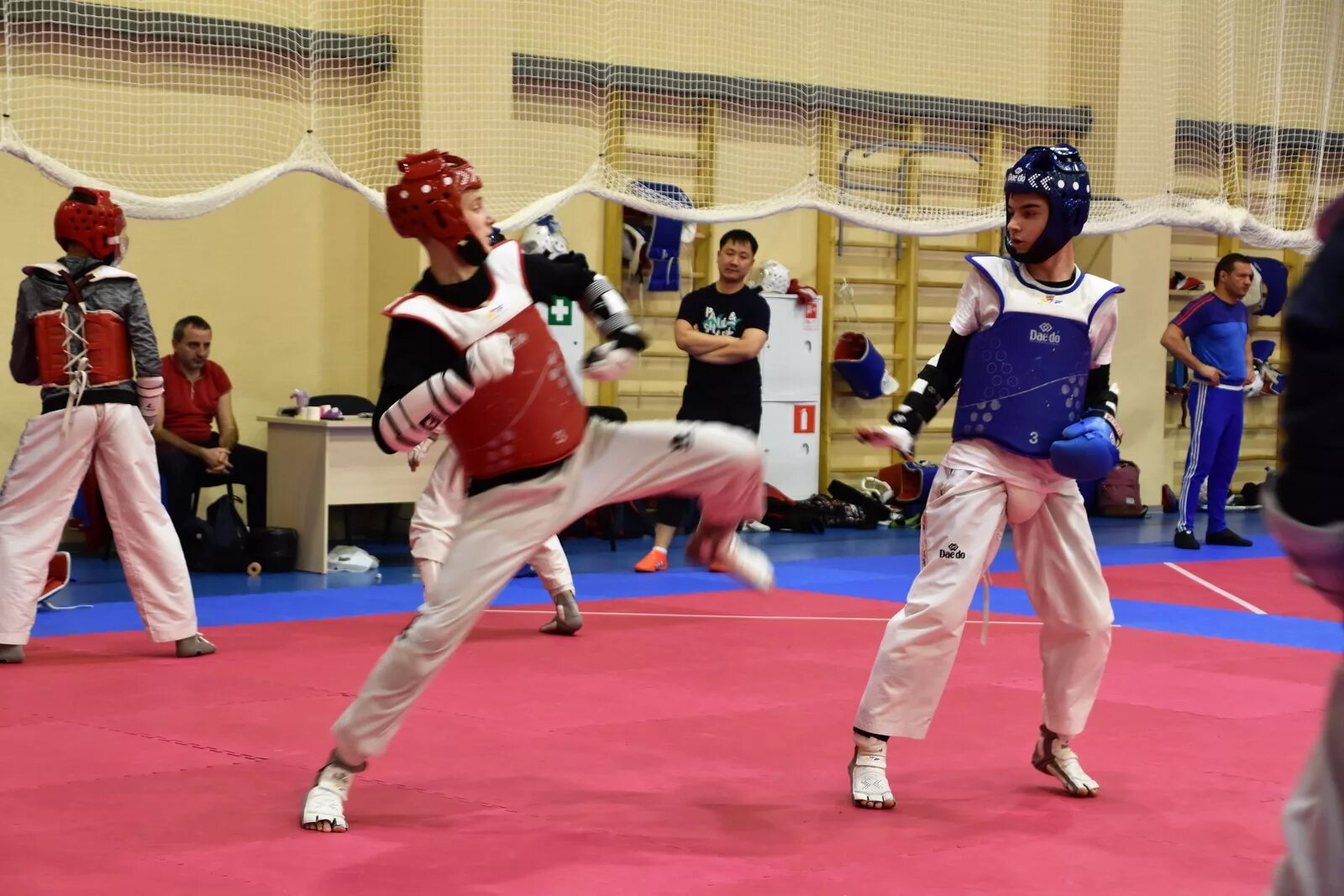 тхэквондо втф. спортивная школа. саша парадеевич тхэквондо. кадет тхэквондо. кадет тхэквондо.