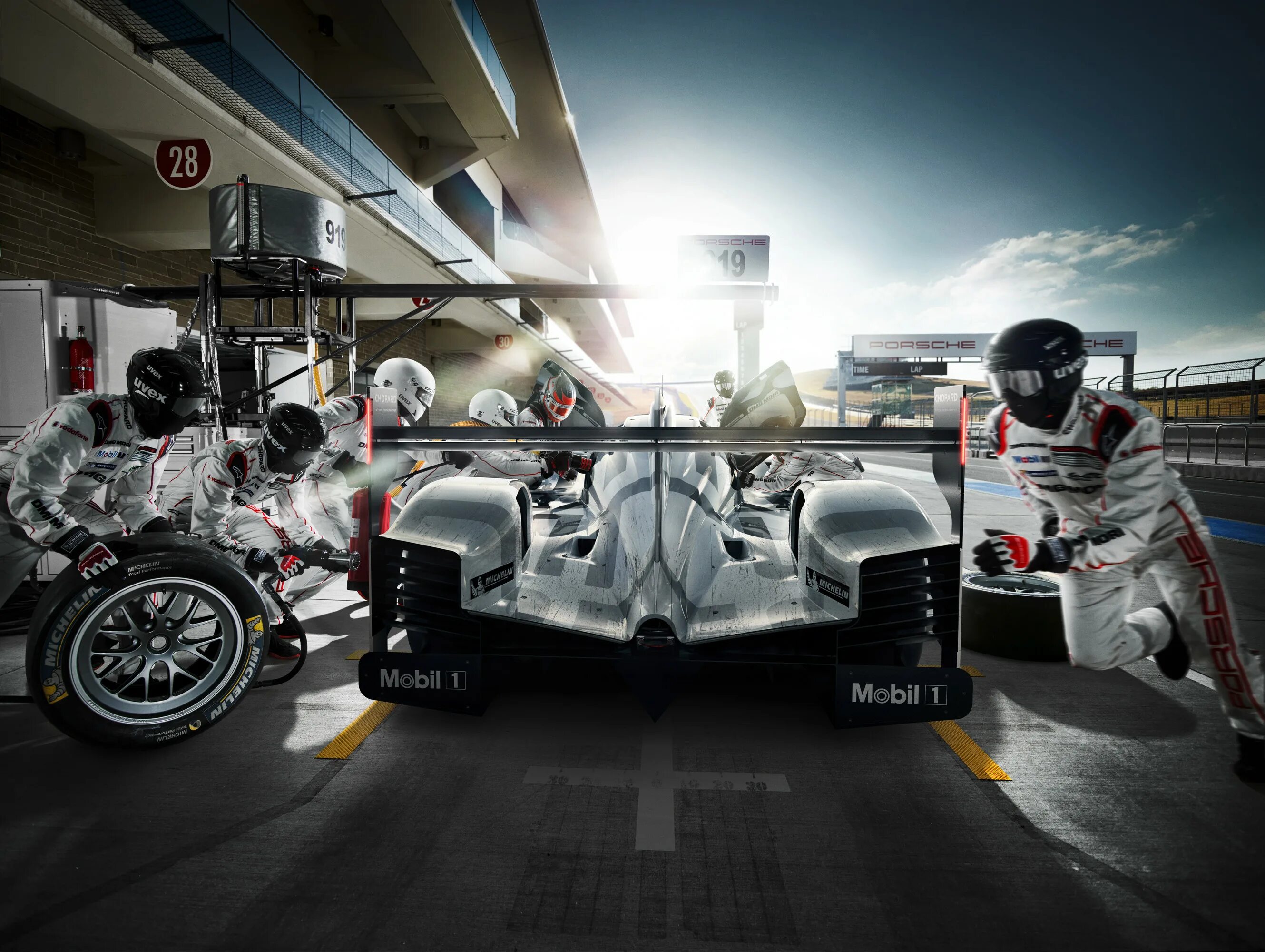 Что такое пит стоп. Porsche hybrid 919 wallpaper. пит стоп леман. porsche 919 dtm. 24 лемана пит стоп.